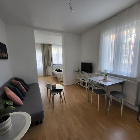Studio Alicia, Idealement Situe Etterbeek Экстерьер фото